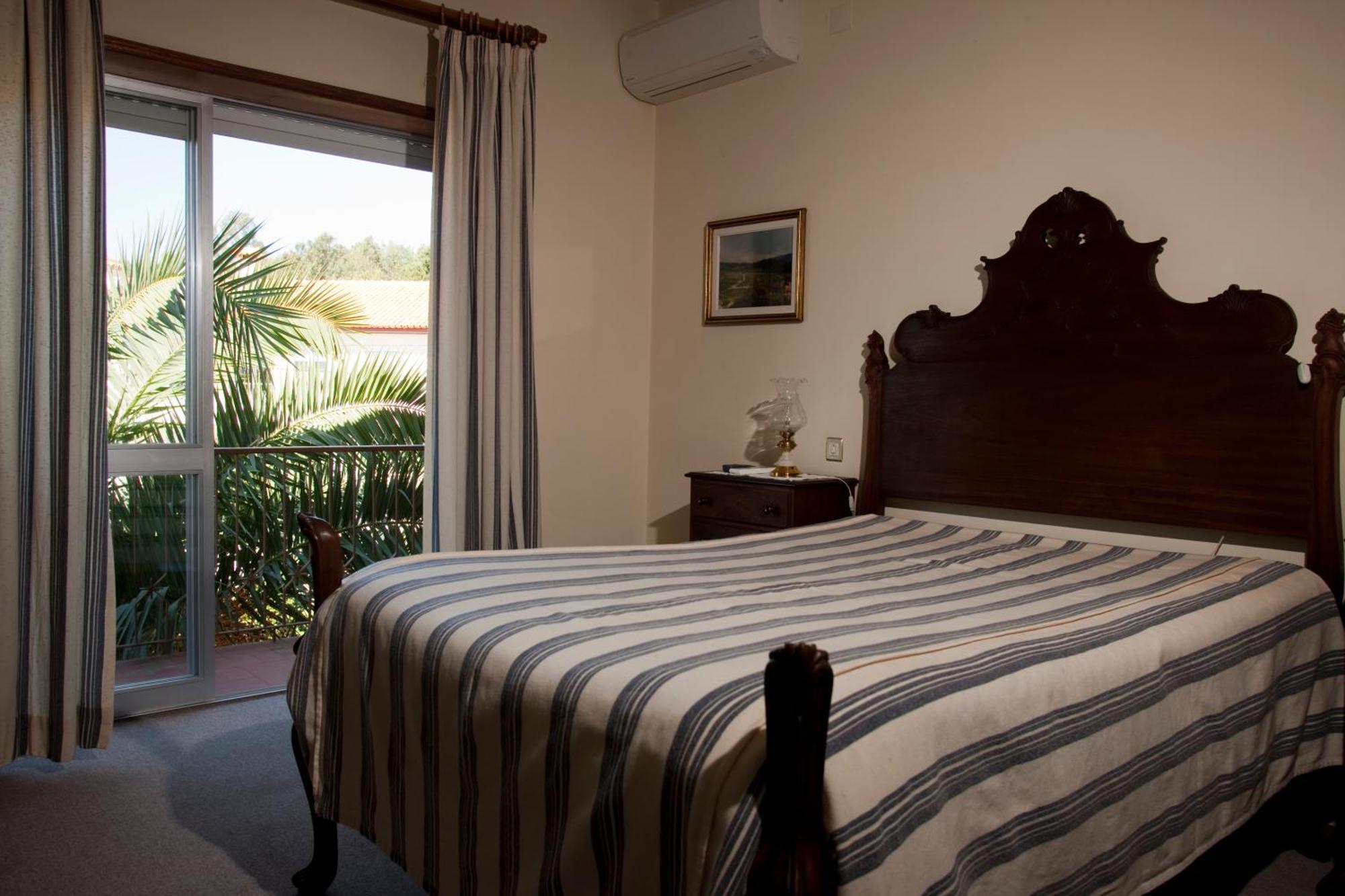 Pensão Suissa Hotel Vale de Cambra Quarto foto